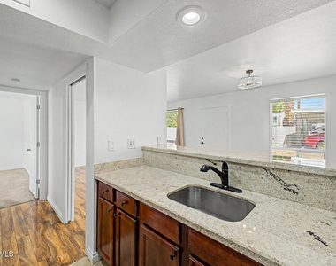 5135 N 10th Street - Photo Thumbnail 16