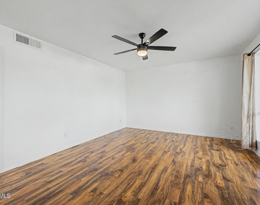 5135 N 10th Street - Photo Thumbnail 6