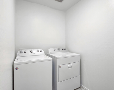 8562 S 253rd Avenue - Photo Thumbnail 19