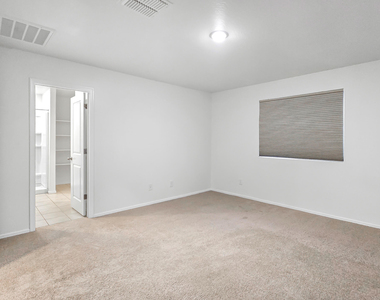 8562 S 253rd Avenue - Photo Thumbnail 8