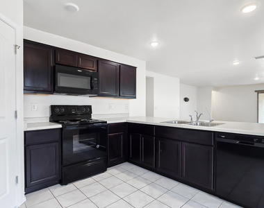8562 S 253rd Avenue - Photo Thumbnail 5