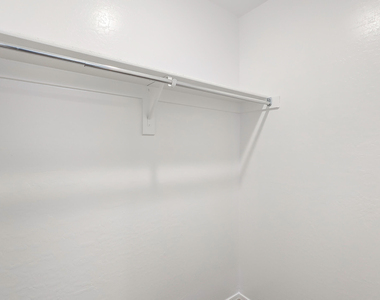 8562 S 253rd Avenue - Photo Thumbnail 14