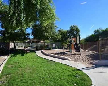 6640 E Russell Street - Photo Thumbnail 24