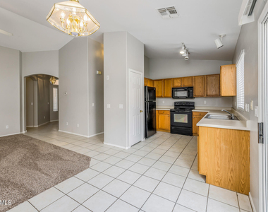 6640 E Russell Street - Photo Thumbnail 8