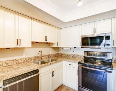 7920 E Camelback Road - Photo Thumbnail 13
