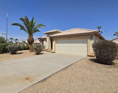 10225 N 94th Lane - Photo Thumbnail 2