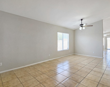 10225 N 94th Lane - Photo Thumbnail 4