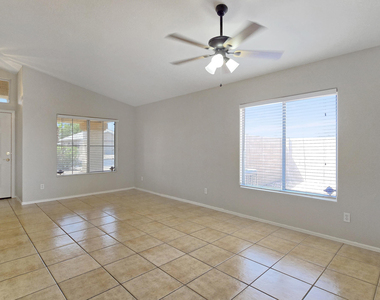 10225 N 94th Lane - Photo Thumbnail 3
