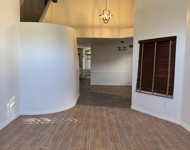 518 W Scott Avenue - Photo Thumbnail 1