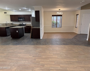 518 W Scott Avenue - Photo Thumbnail 10