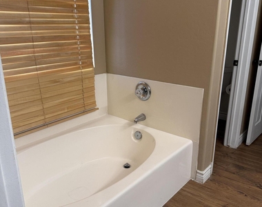 518 W Scott Avenue - Photo Thumbnail 20