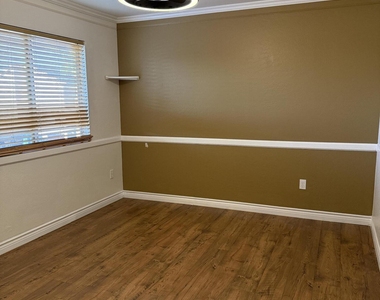 518 W Scott Avenue - Photo Thumbnail 14
