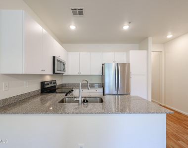 2321 E Hidalgo Avenue - Photo Thumbnail 8
