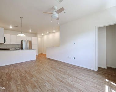 2321 E Hidalgo Avenue - Photo Thumbnail 12