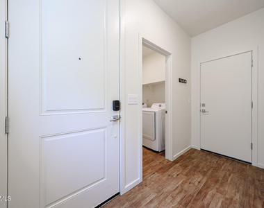 2321 E Hidalgo Avenue - Photo Thumbnail 24