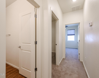 2321 E Hidalgo Avenue - Photo Thumbnail 14