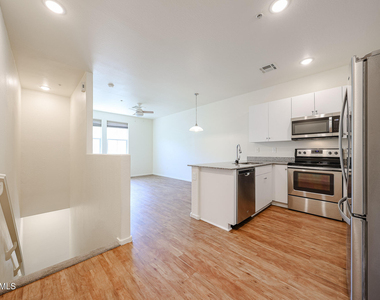 2321 E Hidalgo Avenue - Photo Thumbnail 4