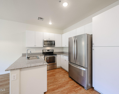 2321 E Hidalgo Avenue - Photo Thumbnail 5
