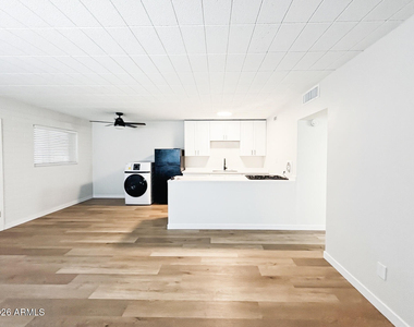 25 E Eva Street - Photo Thumbnail 2