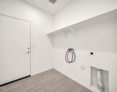 8830 W Pasadena Avenue - Photo Thumbnail 41