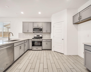8830 W Pasadena Avenue - Photo Thumbnail 25