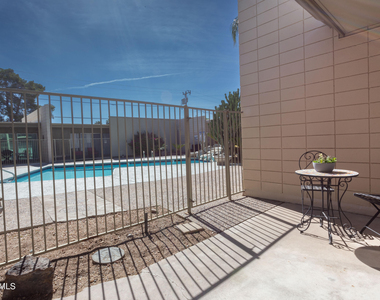 1043 E Maryland Avenue - Photo Thumbnail 13