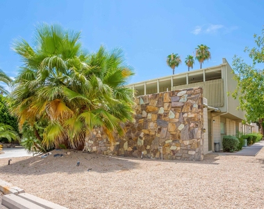 1043 E Maryland Avenue - Photo Thumbnail 16