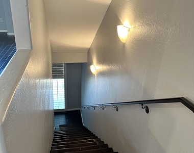 124 N California Street - Photo Thumbnail 16