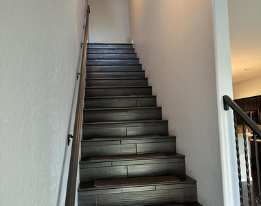 124 N California Street - Photo Thumbnail 9