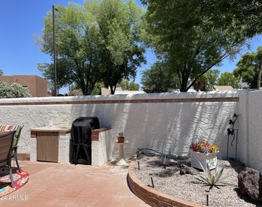 9226 E Altadena Avenue - Photo Thumbnail 16
