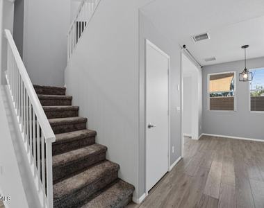 1886 E Don Carlos Avenue - Photo Thumbnail 7