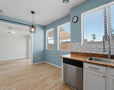 1886 E Don Carlos Avenue - Photo Thumbnail 17