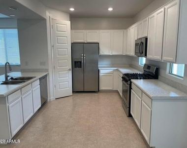 16524 W Alameda Road - Photo Thumbnail 6