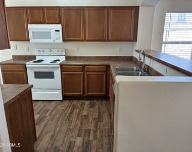 24032 W Pecan Road - Photo Thumbnail 4