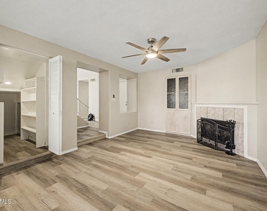 184 S Willow Creek Street - Photo Thumbnail 8