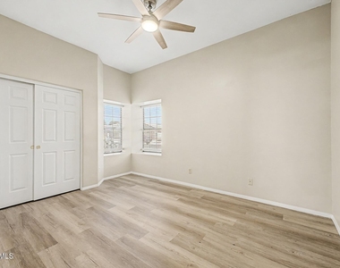 184 S Willow Creek Street - Photo Thumbnail 19