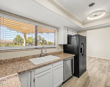 184 S Willow Creek Street - Photo Thumbnail 10