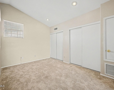 184 S Willow Creek Street - Photo Thumbnail 13