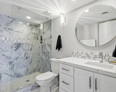 7920 E Camelback Road - Photo Thumbnail 9