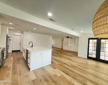 1363 W Los Lagos Vista - Photo Thumbnail 4