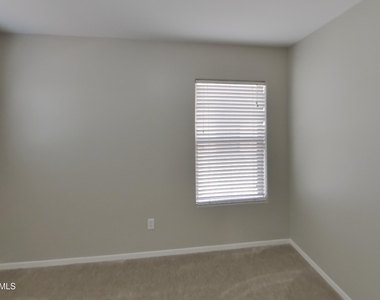 6421 W Harwell Road - Photo Thumbnail 11