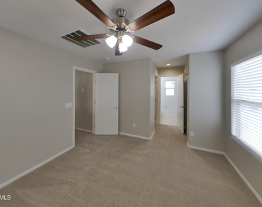 6421 W Harwell Road - Photo Thumbnail 6
