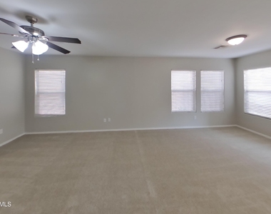 6421 W Harwell Road - Photo Thumbnail 1