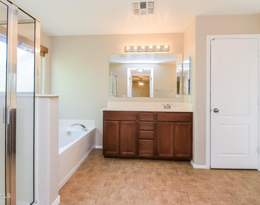 42480 W Santa Fe Street - Photo Thumbnail 12