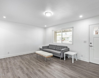 7243 E Mckinley Street - Photo Thumbnail 2