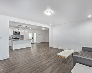 7243 E Mckinley Street - Photo Thumbnail 3