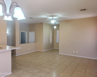 1507 S 171st Lane - Photo Thumbnail 9