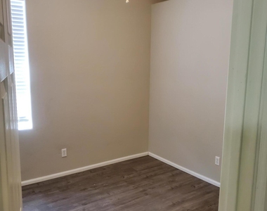 1507 S 171st Lane - Photo Thumbnail 20