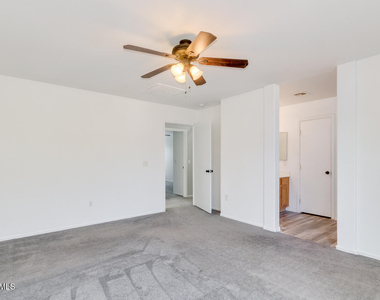 4230 E Windsor Drive - Photo Thumbnail 15