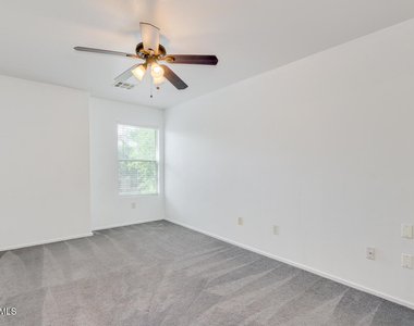 4230 E Windsor Drive - Photo Thumbnail 18